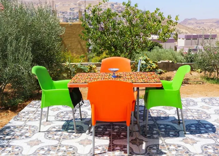 Petra Stones Inn